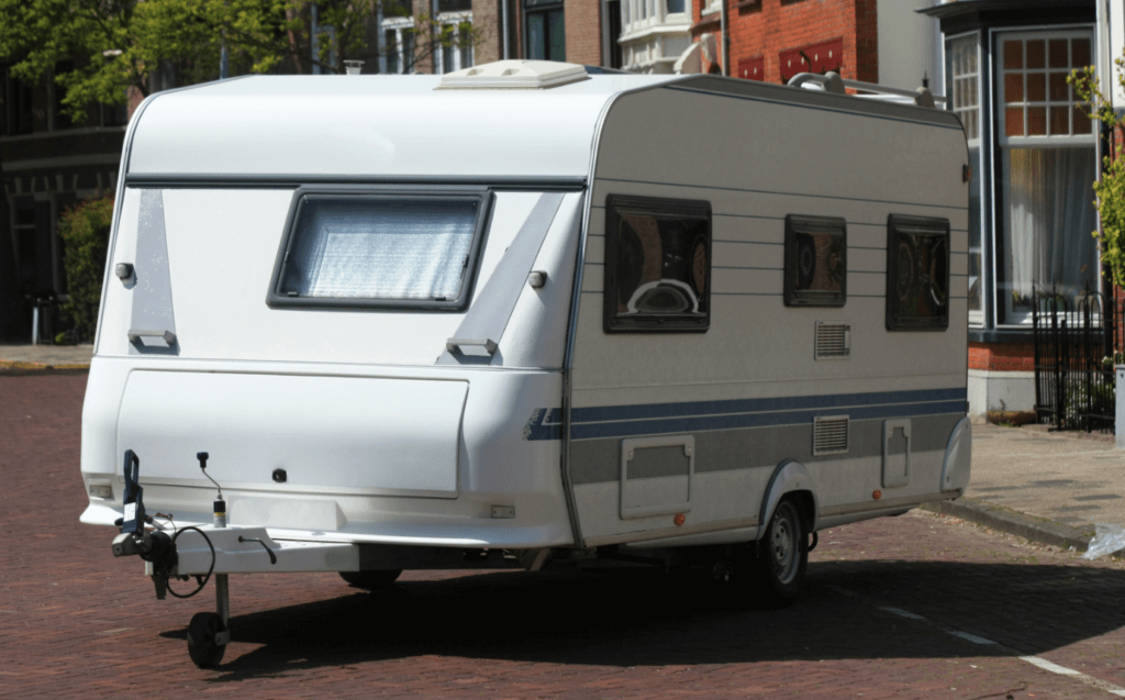 Can One Person Move A Caravan?