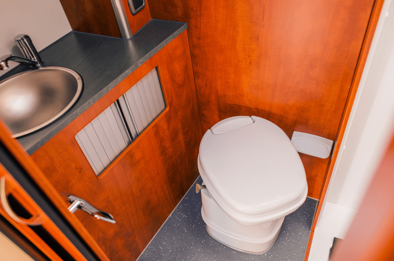 Can You Use The Bathroom Or Toilet In A Moving Motorhome?