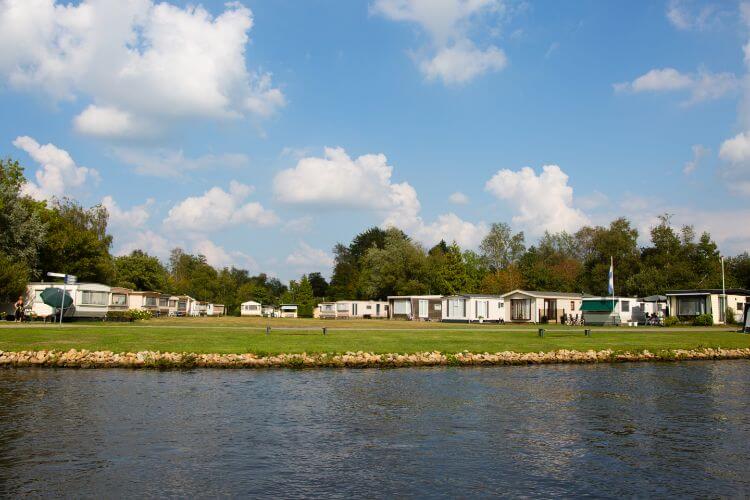 Why Static Caravan Parks Are Perfect For Golfers